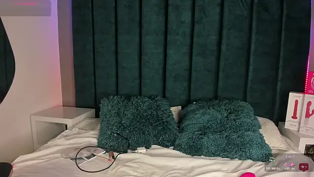 Snapshot of IsabellaGrey19 chatting on November 7, 2025, 7:47 pm IsabellaGrey19 online show from November 7, 2025, 7:47 pm