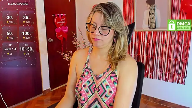 Chanelll Taylorr  online show from February 19, 2025, 4:22 pm