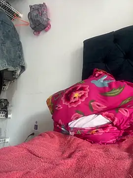 Snapshot of ZTahya chatting on November 14, 2025, 8:18 pm ZTahya online show from November 14, 2025, 8:18 pm