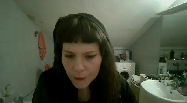 Snapshot of OniricFemme chatting on March 1, 2025, 3:21 am OniricFemme online show from March 1, 2025, 3:21 am