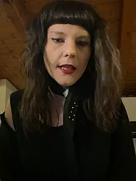 Snapshot of OniricFemme chatting on March 7, 2025, 2:36 am OniricFemme online show from March 7, 2025, 2:36 am