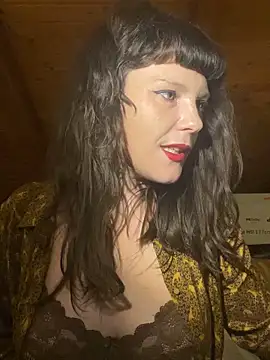 Snapshot of OniricFemme chatting on March 7, 2025, 9:06 pm OniricFemme online show from March 7, 2025, 9:06 pm