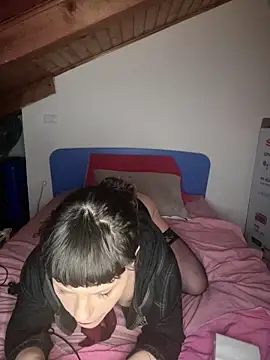 Snapshot of OniricFemme chatting on March 15, 2025, 1:30 am OniricFemme online show from March 15, 2025, 1:30 am