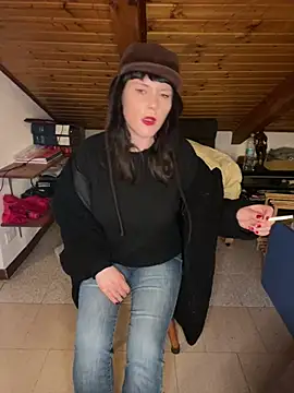 Snapshot of OniricFemme chatting on March 17, 2025, 9:22 am OniricFemme online show from March 17, 2025, 9:22 am