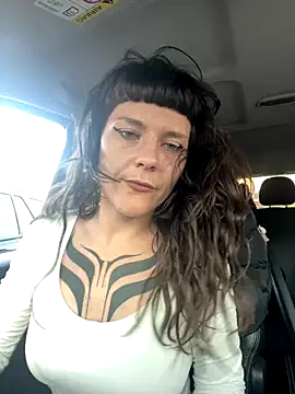 Snapshot of OniricFemme chatting on October 18, 2025, 3:46 pm OniricFemme online show from October 18, 2025, 3:46 pm