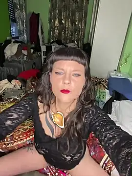 Snapshot of OniricFemme chatting on May 7, 2026, 6:46 pm OniricFemme online show from May 7, 2026, 6:46 pm