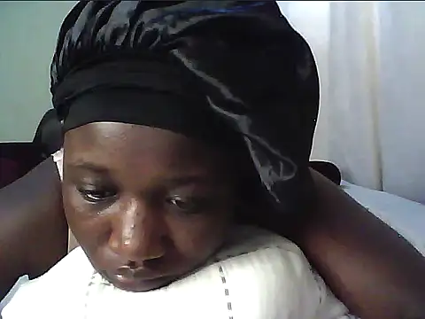 Adaline-Paris online show from March 23, 2026, 11:36 am