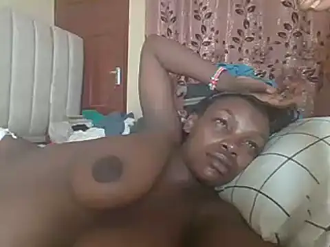 awino001 online show from January 3, 2025, 7:39 pm