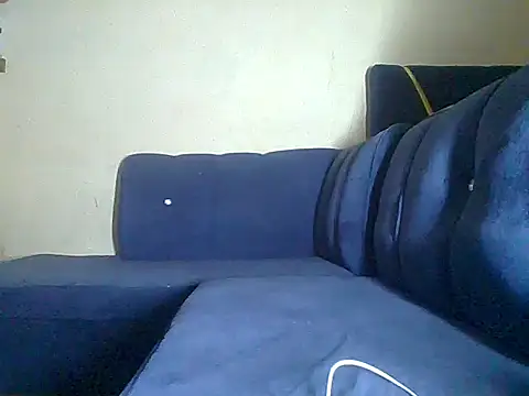 awino001 online show from February 11, 2026, 10:37 pm