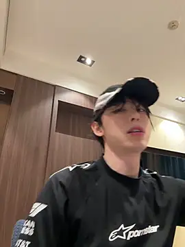 Snapshot of 1a1a1alll chatting on February 21, 2026, 12:39 pm 1a1a1alll online show from February 21, 2026, 12:39 pm