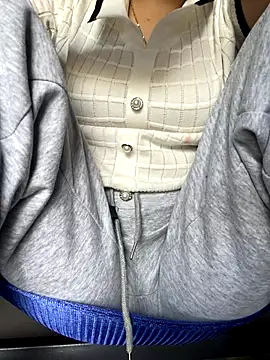 Milk Mom99 online show from November 26, 2025, 1:39 am