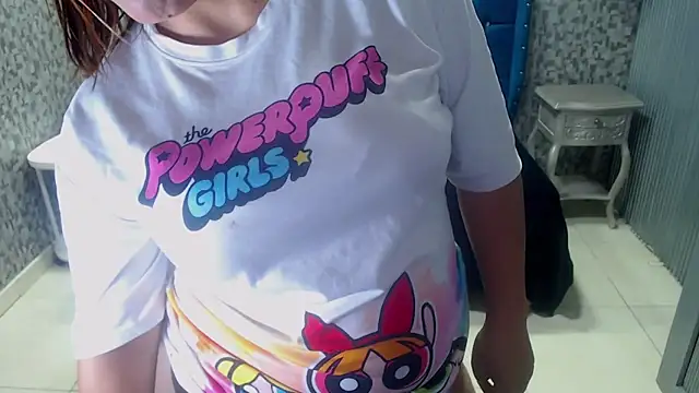 CurvyJulieth online show from May 21, 2026, 9:22 pm