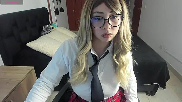 Fiore Sanz  online show from March 11, 2025, 1:37 am