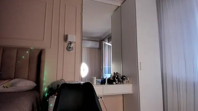 Snapshot of melissa_yamazaki chatting on November 27, 2025, 5:42 am melissa yamazaki online show from November 27, 2025, 5:42 am