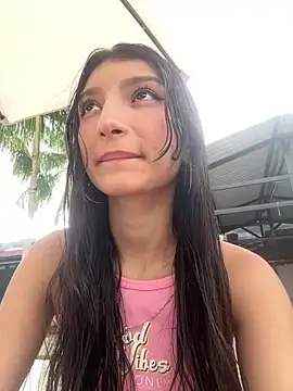 loly-yandere online show from December 18, 2024, 8:25 pm