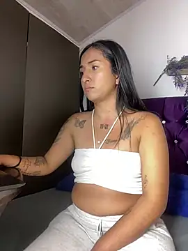luna asss online show from January 7, 2025, 5:09 pm
