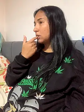 luna asss online show from October 14, 2025, 2:18 pm