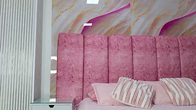 kendal rossi online show from February 23, 2026, 12:02 pm