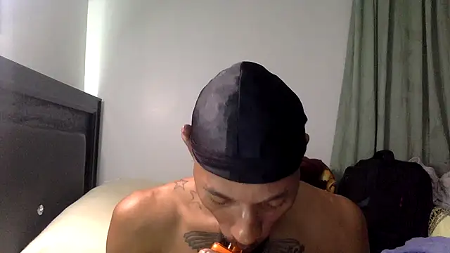 KingDerRico online show from November 12, 2025, 3:40 am