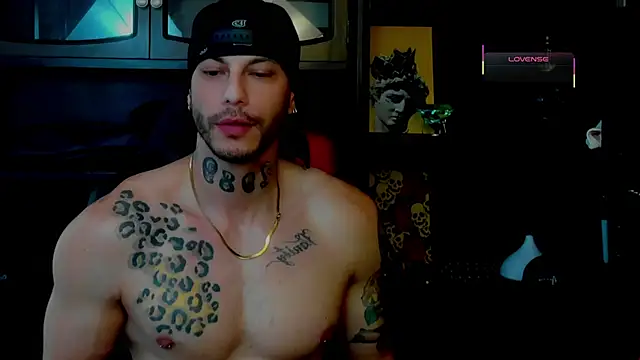 Snapshot of RickG_Oficial chatting on October 25, 2025, 4:57 pm RickG Oficial online show from October 25, 2025, 4:57 pm