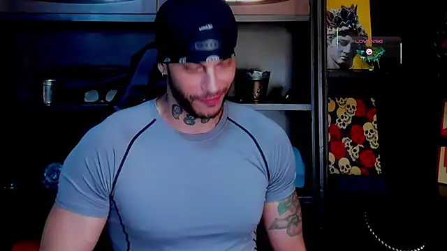 Snapshot of RickG_Oficial chatting on October 31, 2025, 12:00 am RickG Oficial online show from October 31, 2025, 12:00 am