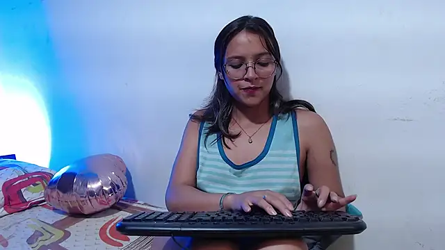 Zoe--khalL online show from January 15, 2026, 6:18 am