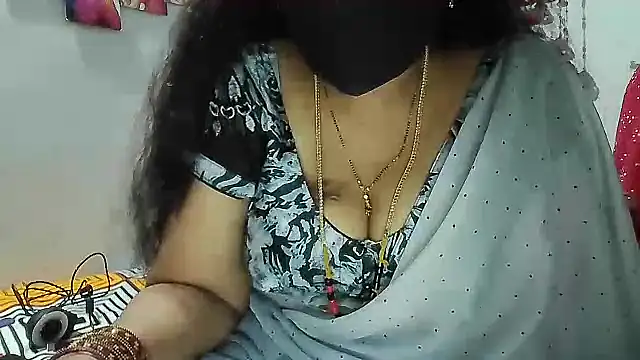 Snapshot of Rani_Darling_99 chatting on October 4, 2025, 6:39 pm Rani Darling 99 online show from October 4, 2025, 6:39 pm