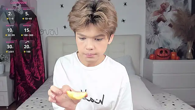 Snapshot of Felix_Rey chatting on October 30, 2025, 10:21 pm Felix Rey online show from October 30, 2025, 10:21 pm