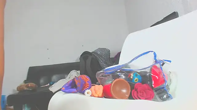 Snapshot of Kitty_Mifl chatting on February 23, 2025, 6:07 am Kitty Mifl online show from February 23, 2025, 6:07 am