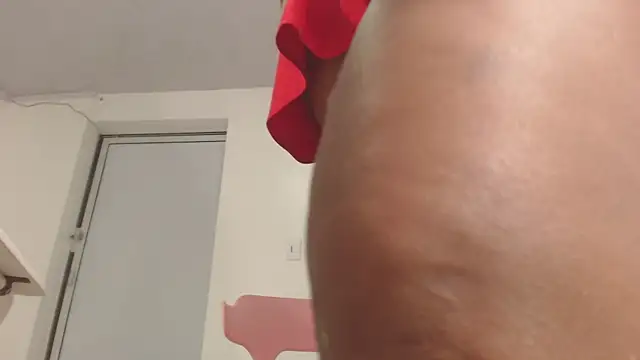 Snapshot of Kitty_Mifl chatting on March 10, 2025, 11:06 pm Kitty Mifl online show from March 10, 2025, 11:06 pm