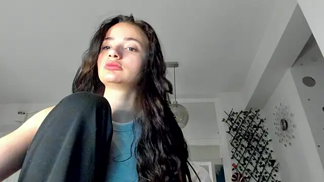 Snapshot of IreneVON chatting on December 16, 2024, 3:11 pm IreneVON online show from December 16, 2024, 3:11 pm