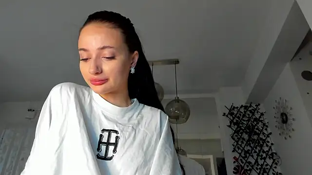 Snapshot of IreneVON chatting on December 20, 2024, 4:31 am IreneVON online show from December 20, 2024, 4:31 am