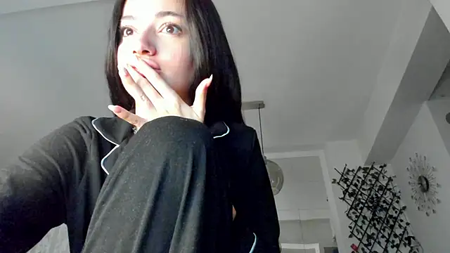 Snapshot of IreneVON chatting on January 15, 2025, 5:50 am IreneVON online show from January 15, 2025, 5:50 am