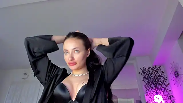 Snapshot of IreneVON chatting on February 7, 2025, 6:24 am IreneVON online show from February 7, 2025, 6:24 am