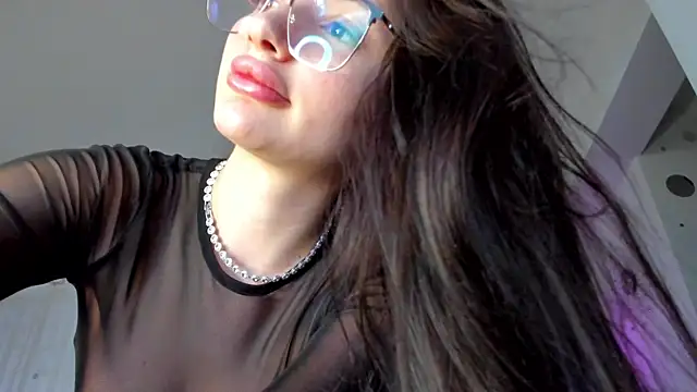 Snapshot of IreneVON chatting on February 8, 2025, 8:42 am IreneVON online show from February 8, 2025, 8:42 am