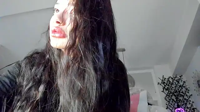 Snapshot of IreneVON chatting on February 15, 2025, 5:41 am IreneVON online show from February 15, 2025, 5:41 am