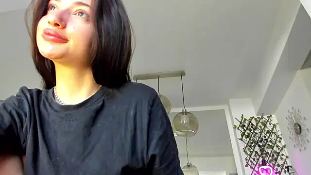 Snapshot of IreneVON chatting on March 9, 2025, 6:39 am IreneVON online show from March 9, 2025, 6:39 am