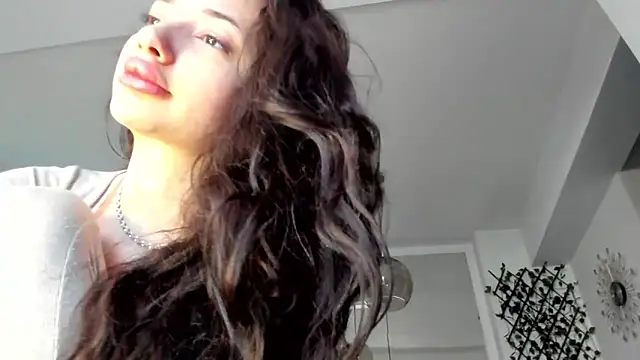 Snapshot of IreneVON chatting on March 14, 2025, 5:05 am IreneVON online show from March 14, 2025, 5:05 am