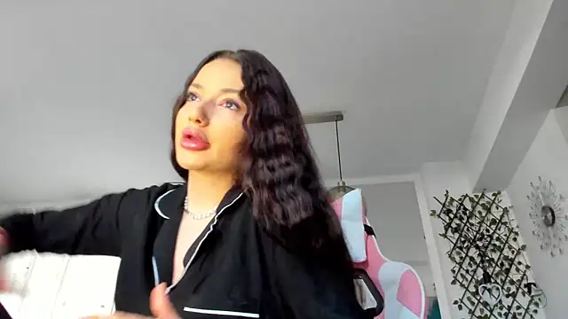 Snapshot of IreneVON chatting on March 19, 2025, 5:30 am IreneVON online show from March 19, 2025, 5:30 am