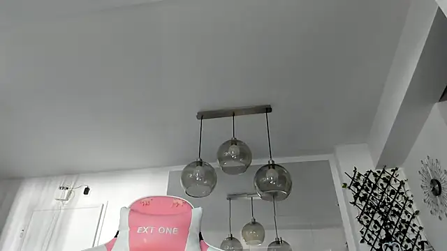 Snapshot of IreneVON chatting on March 21, 2025, 5:43 am IreneVON online show from March 21, 2025, 5:43 am