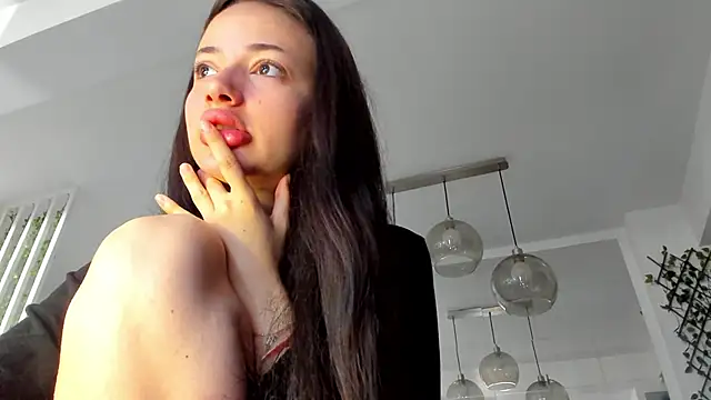 Snapshot of IreneVON chatting on March 22, 2025, 5:49 am IreneVON online show from March 22, 2025, 5:49 am