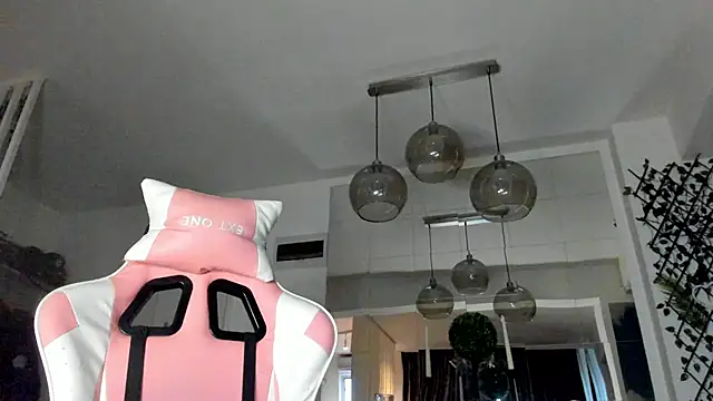 Snapshot of IreneVON chatting on September 30, 2025, 4:39 am IreneVON online show from September 30, 2025, 4:39 am