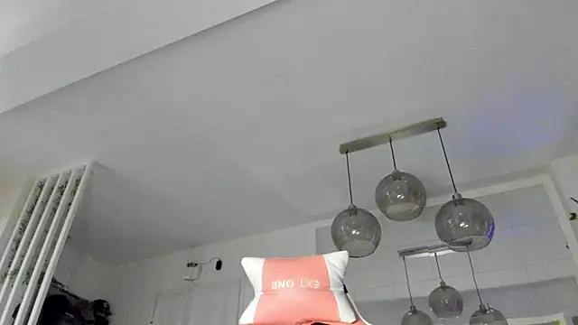 Snapshot of IreneVON chatting on October 17, 2025, 3:53 am IreneVON online show from October 17, 2025, 3:53 am