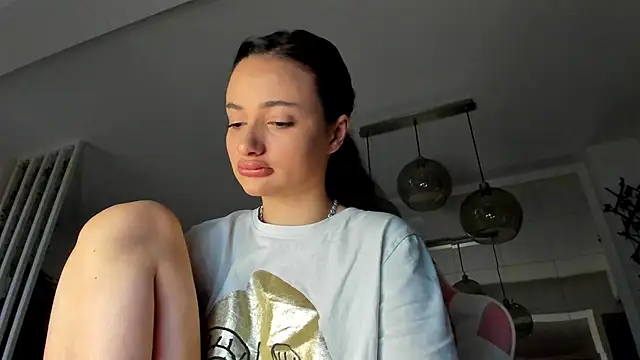 Snapshot of IreneVON chatting on October 22, 2025, 4:02 am IreneVON online show from October 22, 2025, 4:02 am