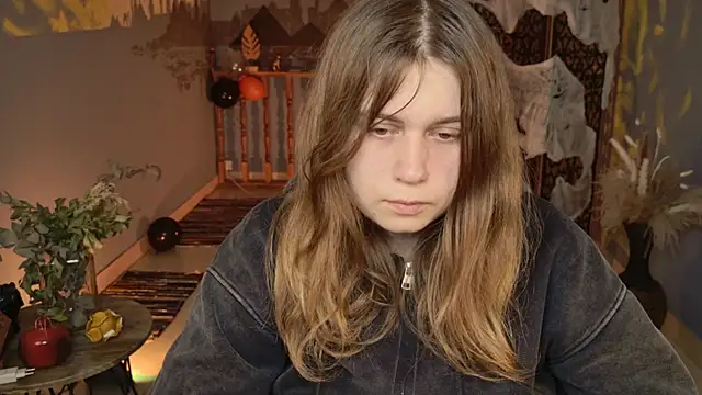 Snapshot of FioraMarmoris chatting on October 27, 2025, 1:37 pm FioraMarmoris online show from October 27, 2025, 1:37 pm