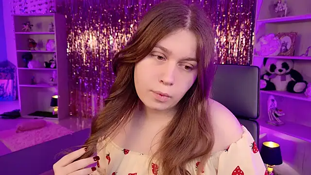 FioraMarmoris online show from April 12, 2026, 5:12 am