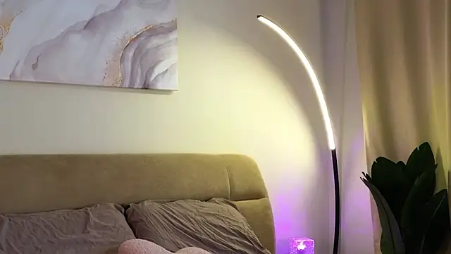 Snapshot of Eva_Natsumi chatting on February 24, 2025, 10:59 am Eva Natsumi online show from February 24, 2025, 10:59 am