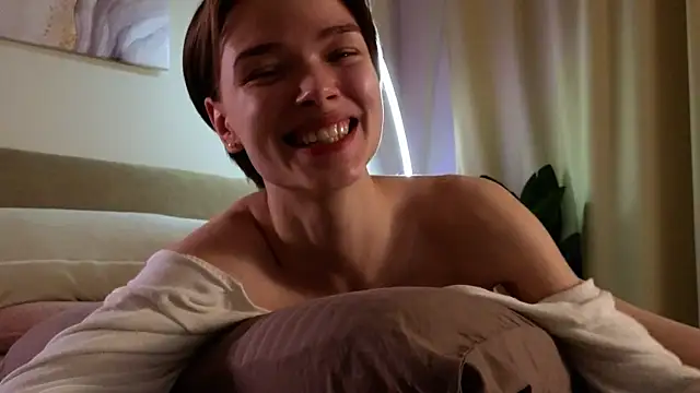 Snapshot of Eva_Natsumi chatting on March 5, 2025, 12:00 pm Eva Natsumi online show from March 5, 2025, 12:00 pm