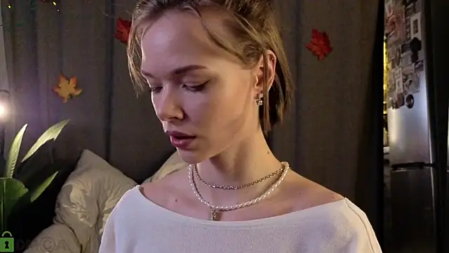 Snapshot of Eva_Natsumi chatting on November 8, 2025, 4:51 pm Eva Natsumi online show from November 8, 2025, 4:51 pm