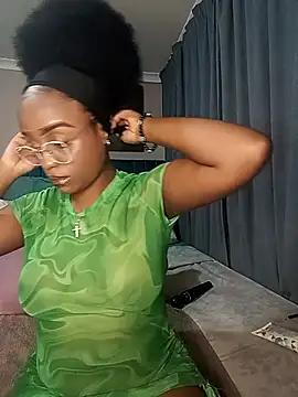 Snapshot of Queen-Chocolate chatting on September 25, 2025, 2:59 am Queen-Chocolate online show from September 25, 2025, 2:59 am